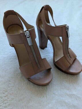 Michael Kors Beige Sandal pumps women's size 7